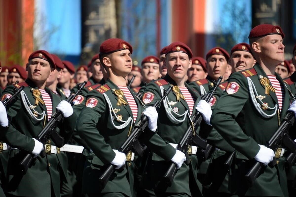 Возможный символизм военной службы в женском сне