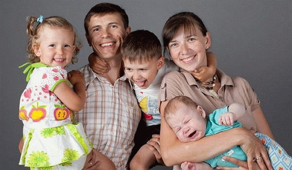 Многодетные семьи: возраст детей и количество детей в России.