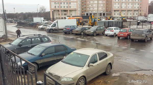 Парковка около ГИБДД на Варшавском шоссе 170Д